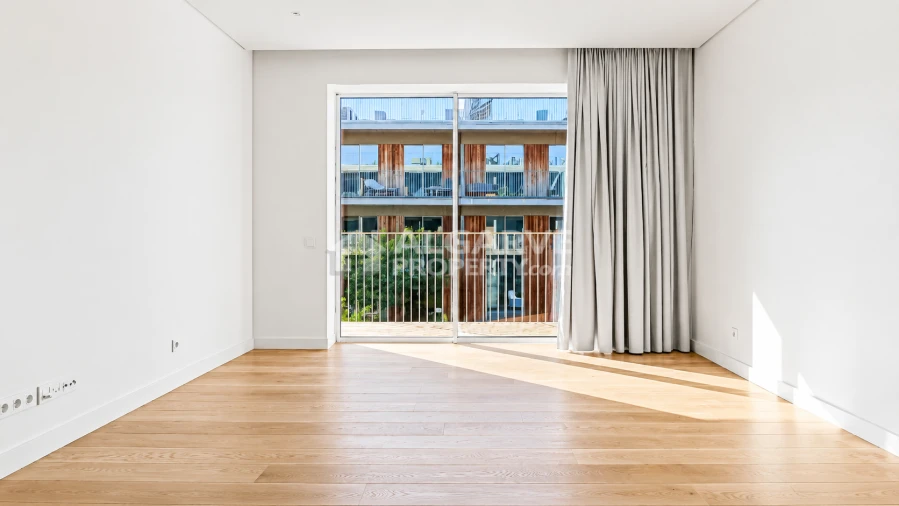 Apartamento T2 para Venda em Quarteira Foto 9