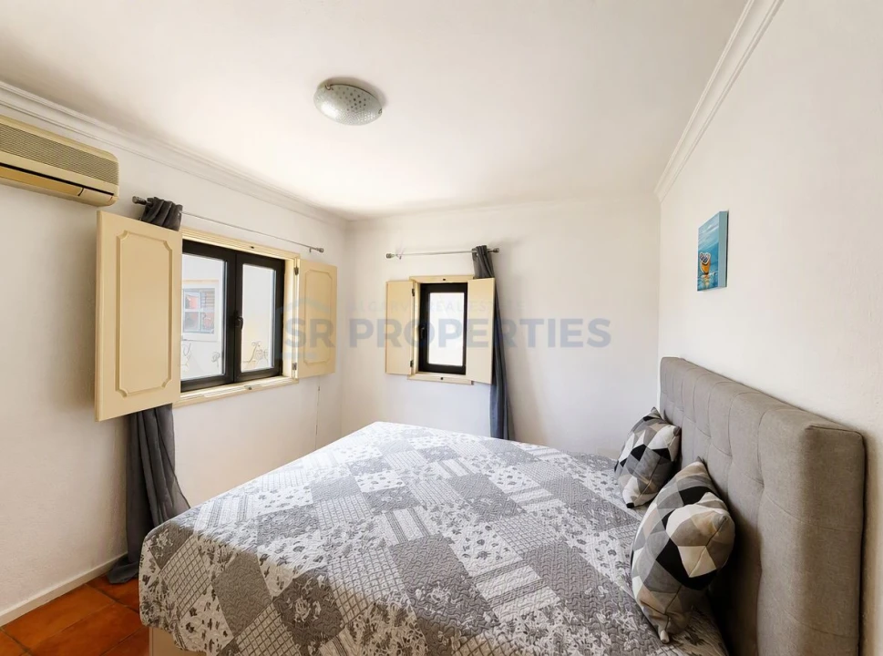 Apartamento T1 para Venda em Quarteira Foto 3