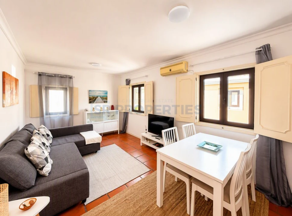 Apartamento T1 para Venda em Quarteira Foto 1