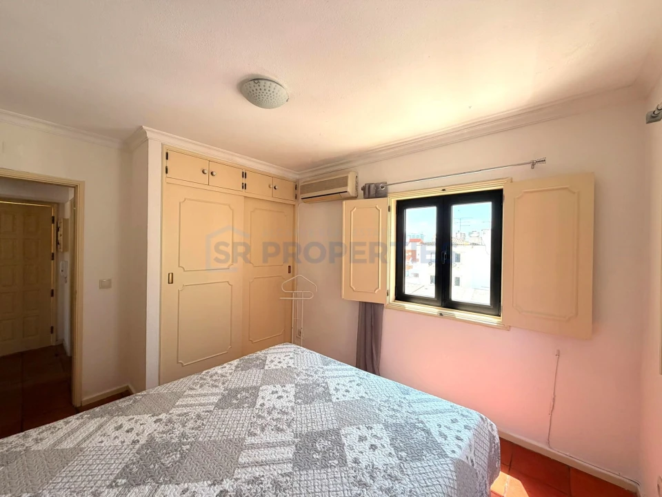 Apartamento T1 para Venda em Quarteira Foto 6