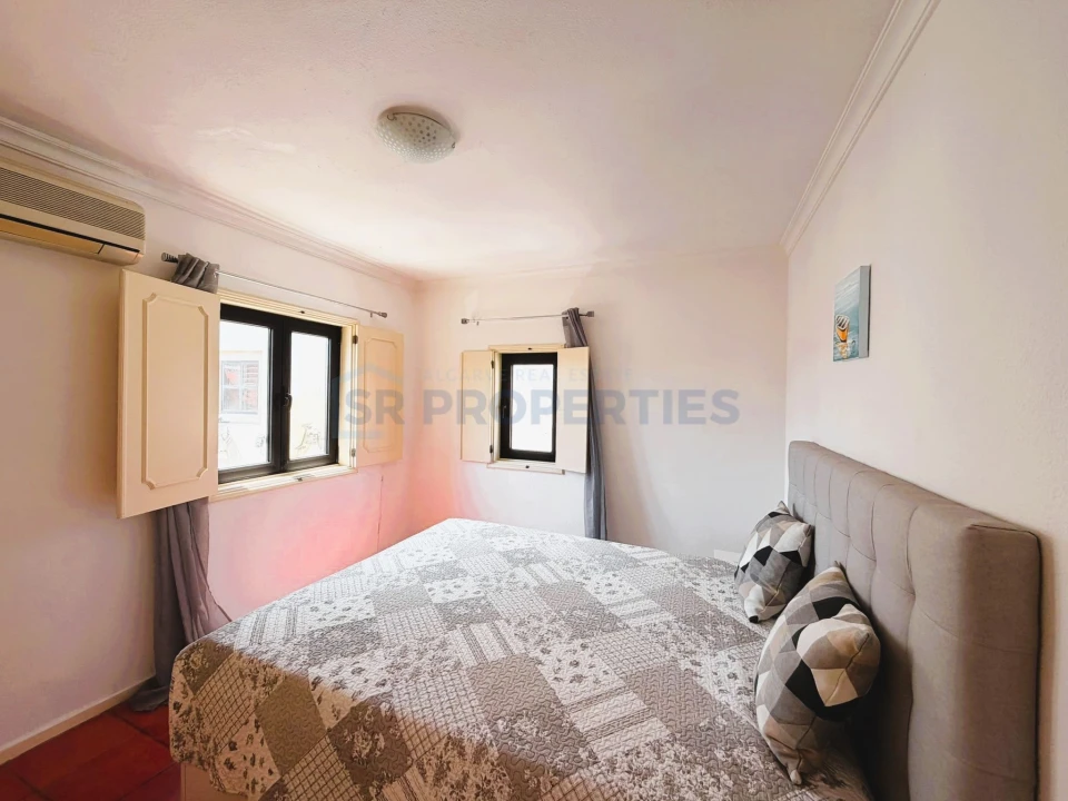 Apartamento T1 para Venda em Quarteira Foto 3