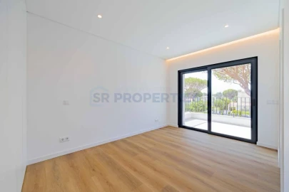 Moradia T4 para Venda em Quarteira