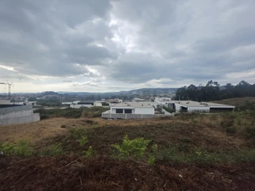 Terreno para Venda em Ruivães e Novais