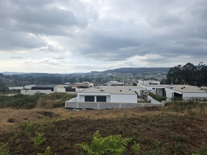 Terreno para Venda em Ruivães e Novais Foto 2