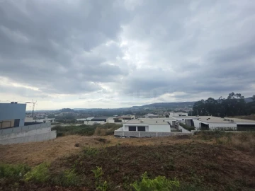 Terreno para Venda em Ruivães e Novais
