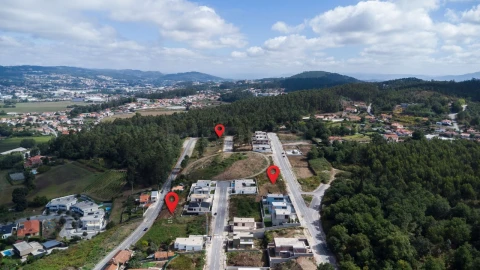 Terreno para Venda em Ruivães e Novais