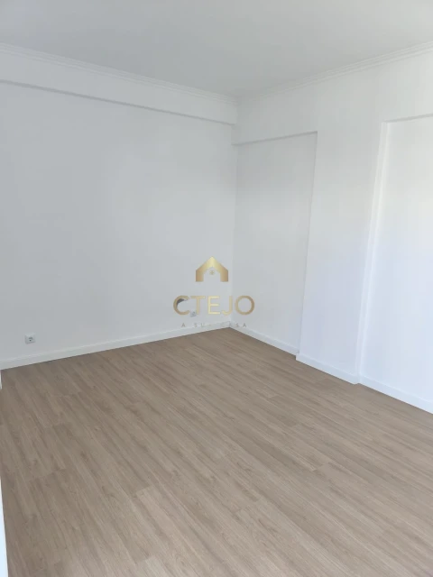 Apartamento T3 para Venda em Mina de Água