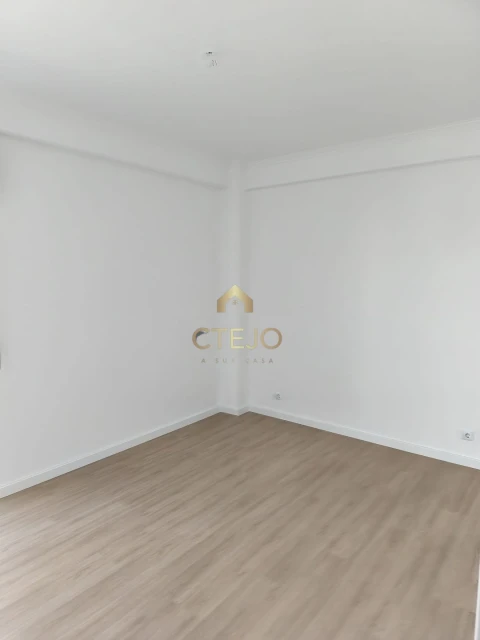Apartamento T3 para Venda em Mina de Água