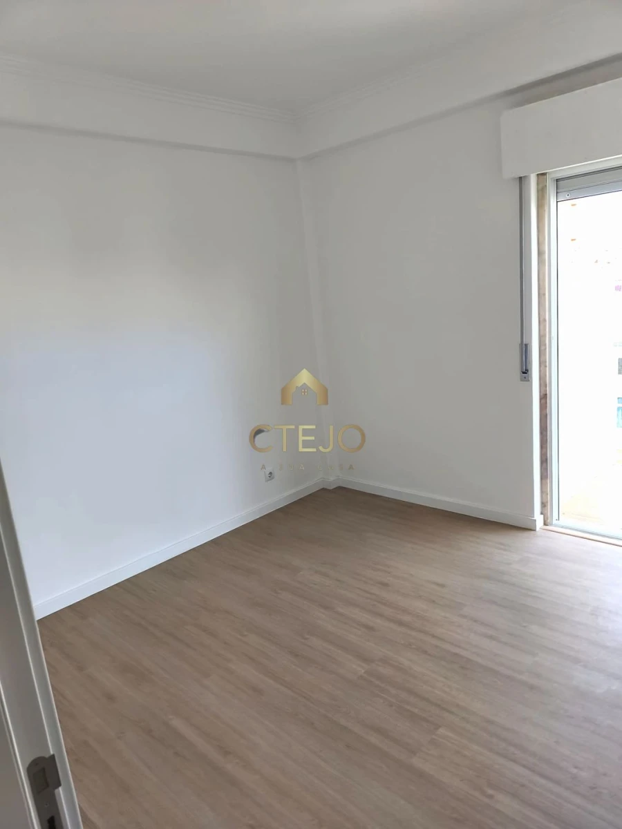 Apartamento T3 para Venda em Mina de Água Foto 17