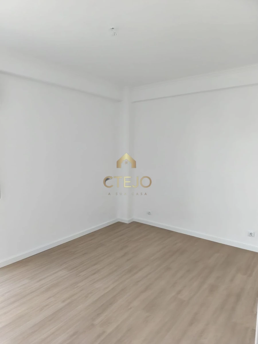Apartamento T3 para Venda em Mina de Água Foto 19