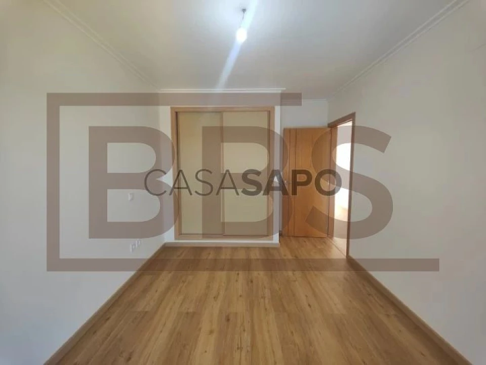 Moradia T3 para Venda em Guia Foto 14