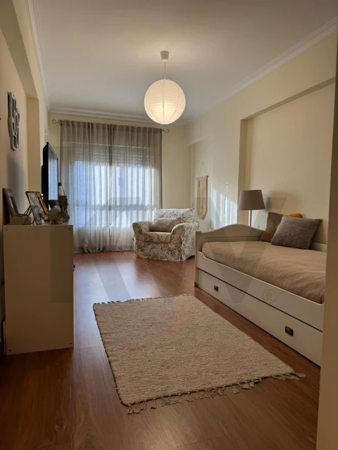 Apartamento T3 para Venda em Massamá e Monte Abraão