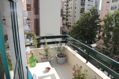 Apartamento T3 para Venda em Massamá e Monte Abraão
