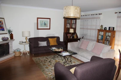Apartamento T3 para Venda em Massamá e Monte Abraão