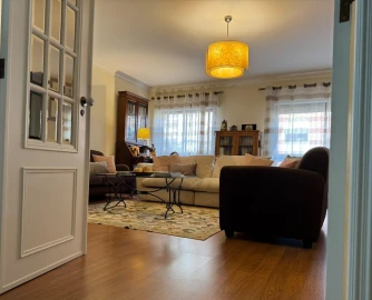 Apartamento T3 para Venda em Massamá e Monte Abraão