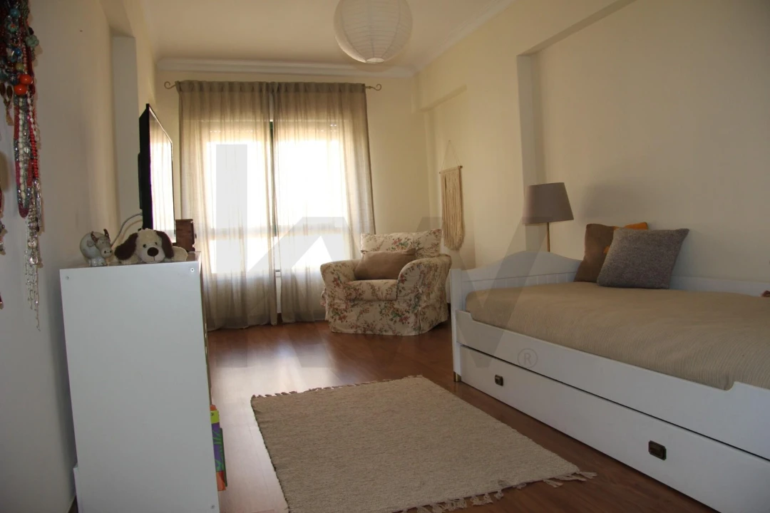 Apartamento T3 para Venda em Massamá e Monte Abraão Foto 14