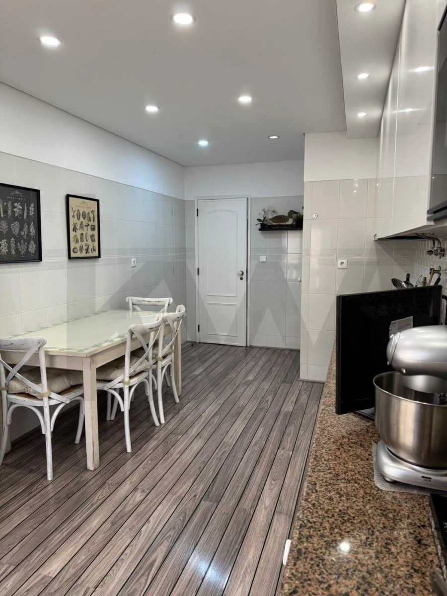 Apartamento T3 para Venda em Massamá e Monte Abraão Foto 23