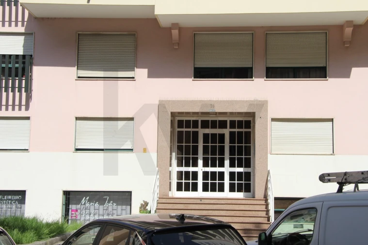 Apartamento T3 para Venda em Massamá e Monte Abraão Foto 23