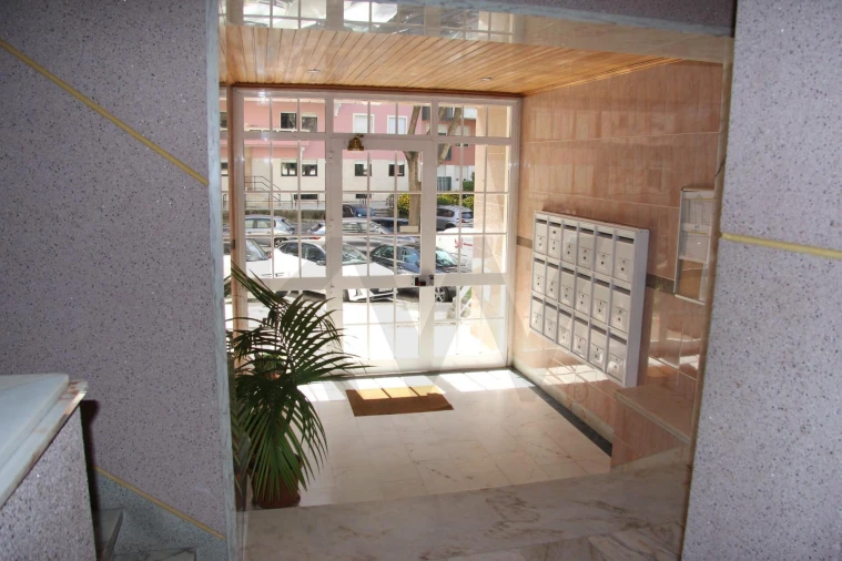Apartamento T3 para Venda em Massamá e Monte Abraão Foto 27