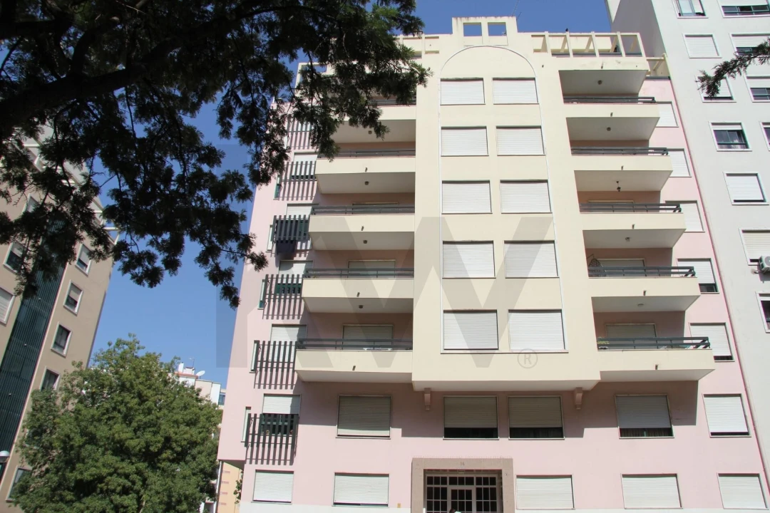 Apartamento T3 para Venda em Massamá e Monte Abraão Foto 22