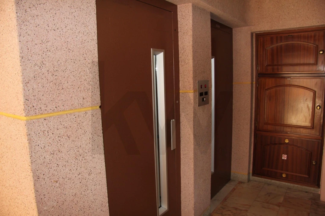 Apartamento T3 para Venda em Massamá e Monte Abraão Foto 25