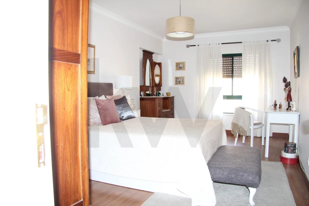 Apartamento T3 para Venda em Massamá e Monte Abraão Foto 11
