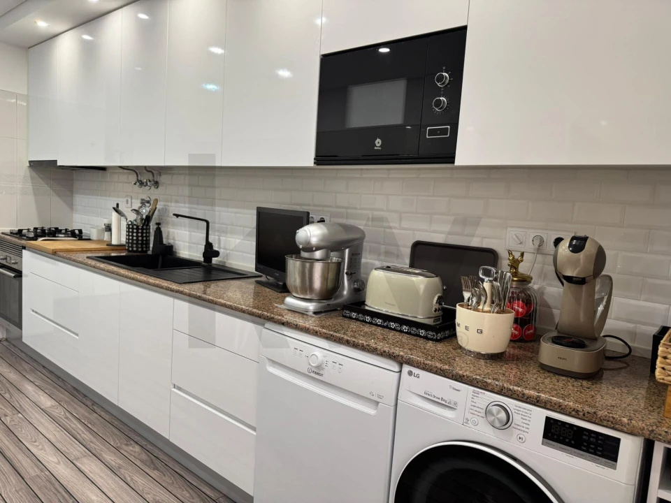 Apartamento T3 para Venda em Massamá e Monte Abraão Foto 24