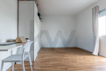 Moradia T5 para Venda em Ponta Delgada (São Pedro)