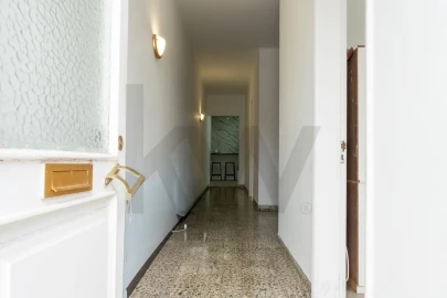 Moradia T5 para Venda em Ponta Delgada (São Pedro)
