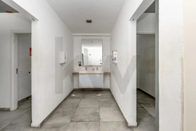 Armazém para Arrendamento em Sacavém e Prior Velho