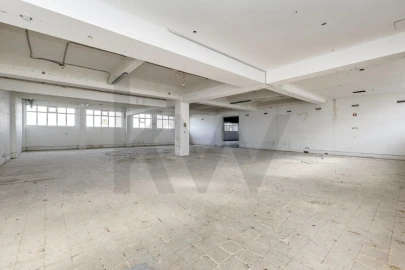 Armazém para Arrendamento em Sacavém e Prior Velho
