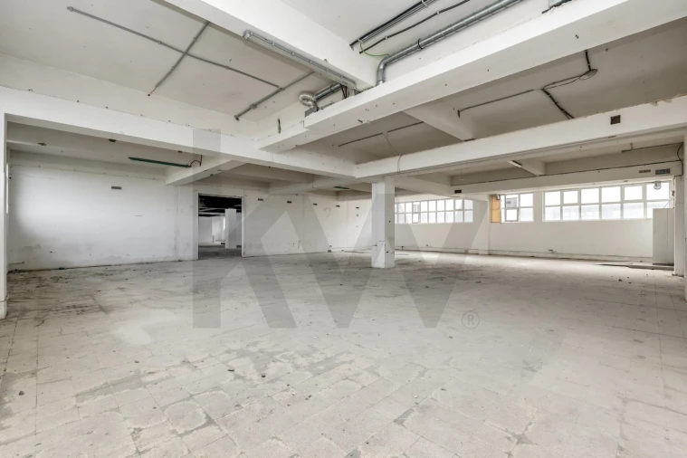 Armazém para Arrendamento em Sacavém e Prior Velho Foto 20
