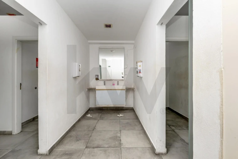 Armazém para Arrendamento em Sacavém e Prior Velho Foto 15