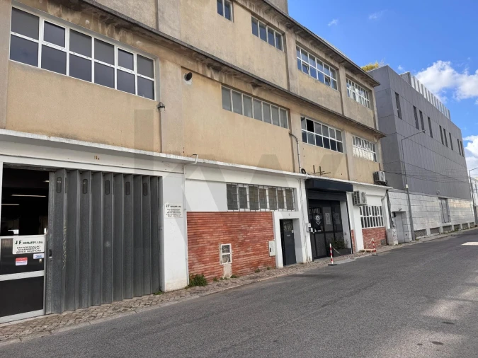 Armazém para Arrendamento em Sacavém e Prior Velho Foto 29