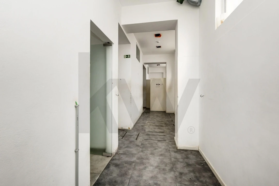 Armazém para Arrendamento em Sacavém e Prior Velho Foto 12