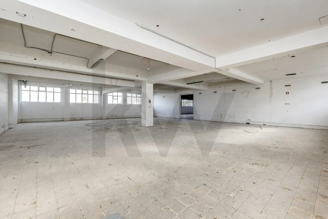 Armazém para Arrendamento em Sacavém e Prior Velho Foto 21
