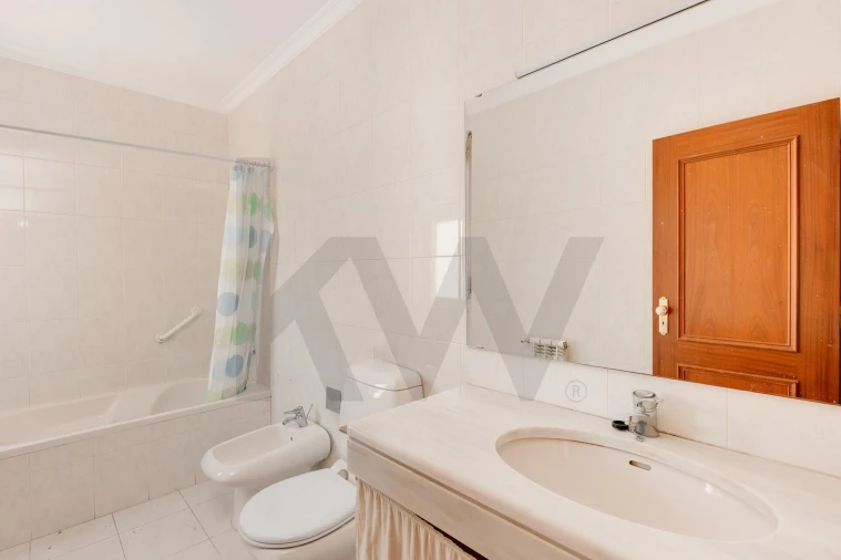 Apartamento T2 para Venda em Santo Antonio dos Olivais Foto 14