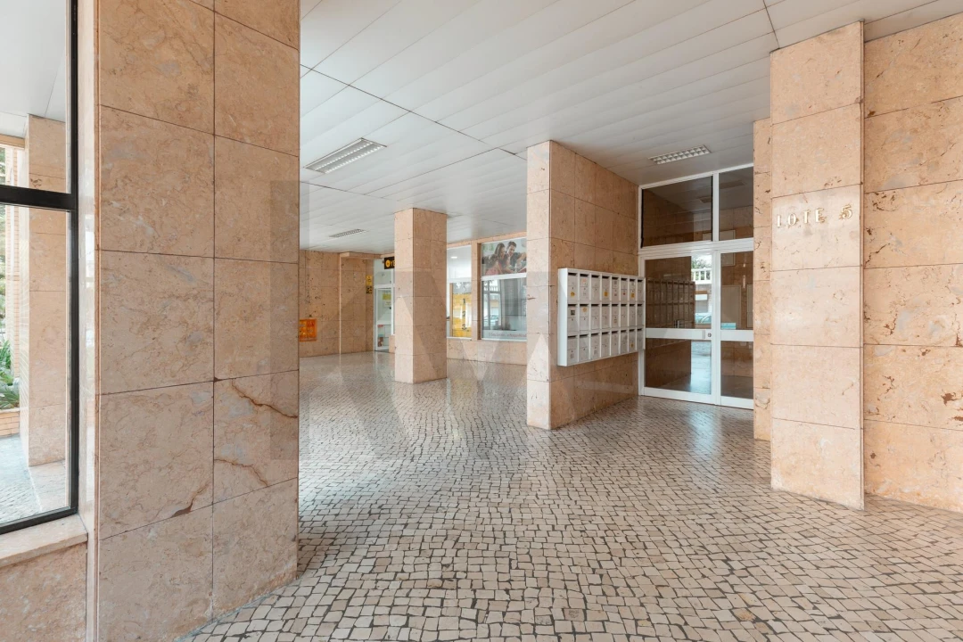 Apartamento T2 para Venda em Santo Antonio dos Olivais Foto 2