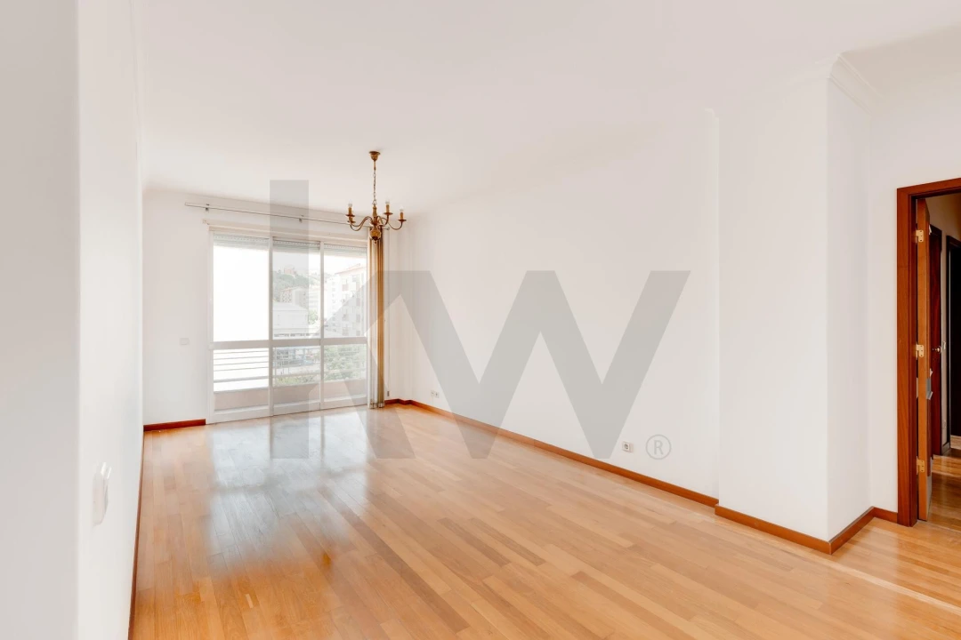Apartamento T2 para Venda em Santo Antonio dos Olivais Foto 7