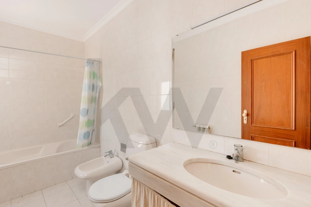 Apartamento T2 para Venda em Santo Antonio dos Olivais Foto 14