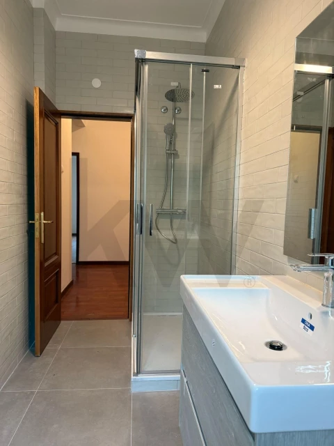 Apartamento T3 para Arrendamento em Campo de Ourique