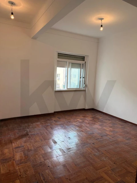Apartamento T3 para Arrendamento em Campo de Ourique