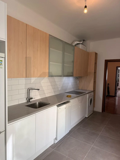 Apartamento T3 para Arrendamento em Campo de Ourique