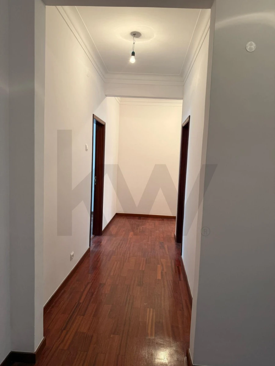 Apartamento T3 para Arrendamento em Campo de Ourique Foto 16