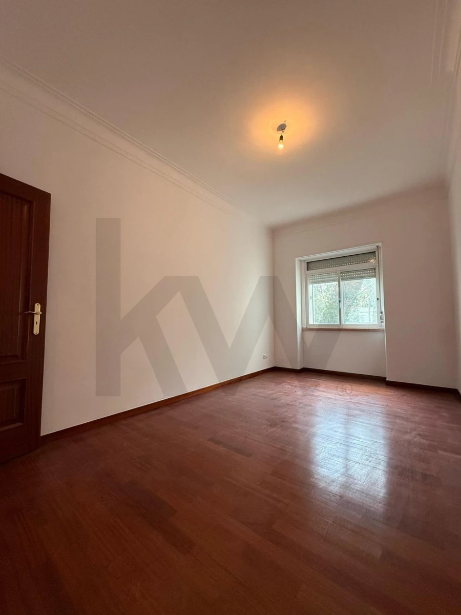 Apartamento T3 para Arrendamento em Campo de Ourique Foto 19