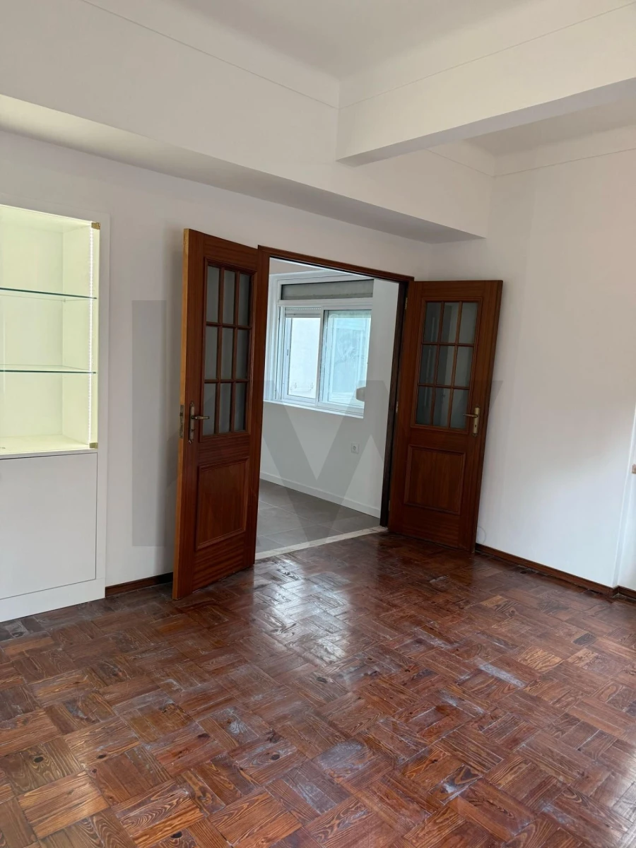 Apartamento T3 para Arrendamento em Campo de Ourique Foto 9