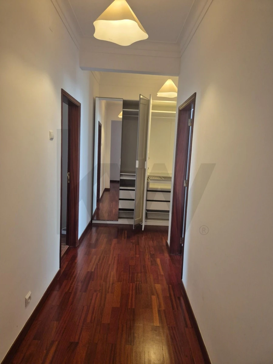 Apartamento T3 para Arrendamento em Campo de Ourique Foto 17
