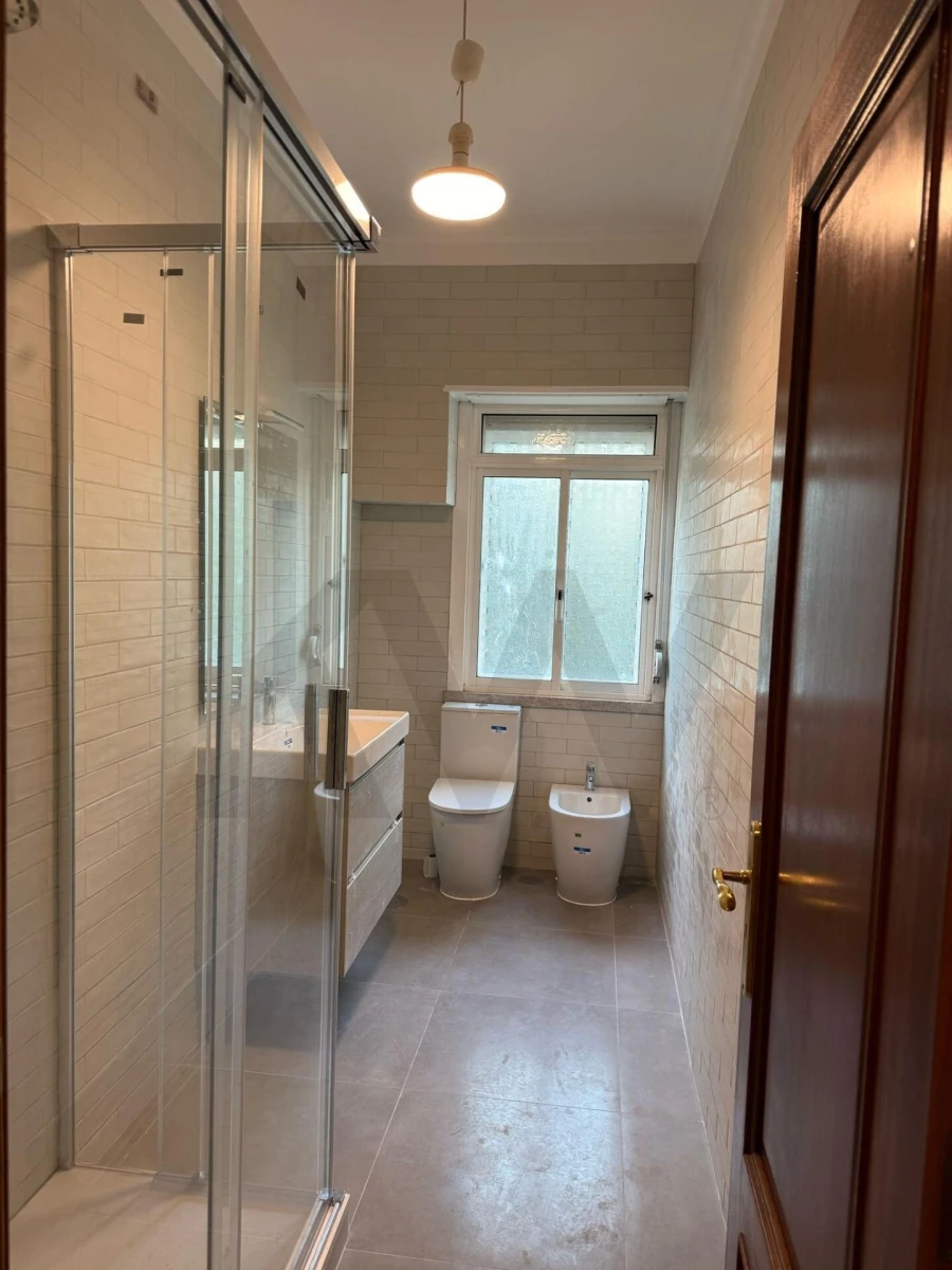 Apartamento T3 para Arrendamento em Campo de Ourique Foto 20