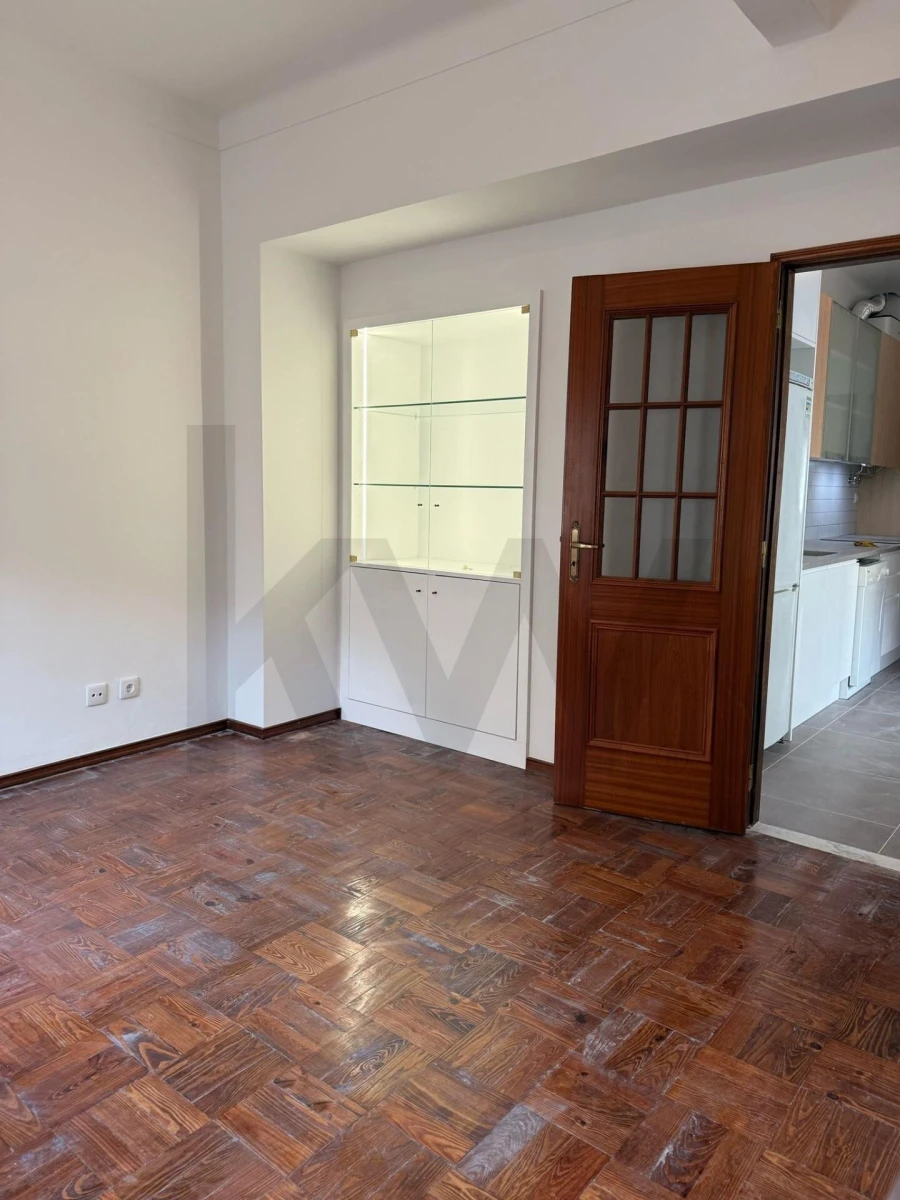 Apartamento T3 para Arrendamento em Campo de Ourique Foto 8