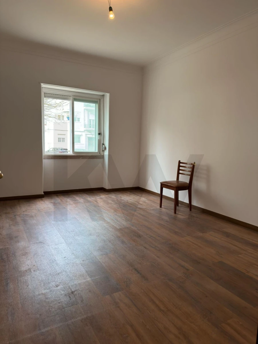 Apartamento T3 para Arrendamento em Campo de Ourique Foto 10